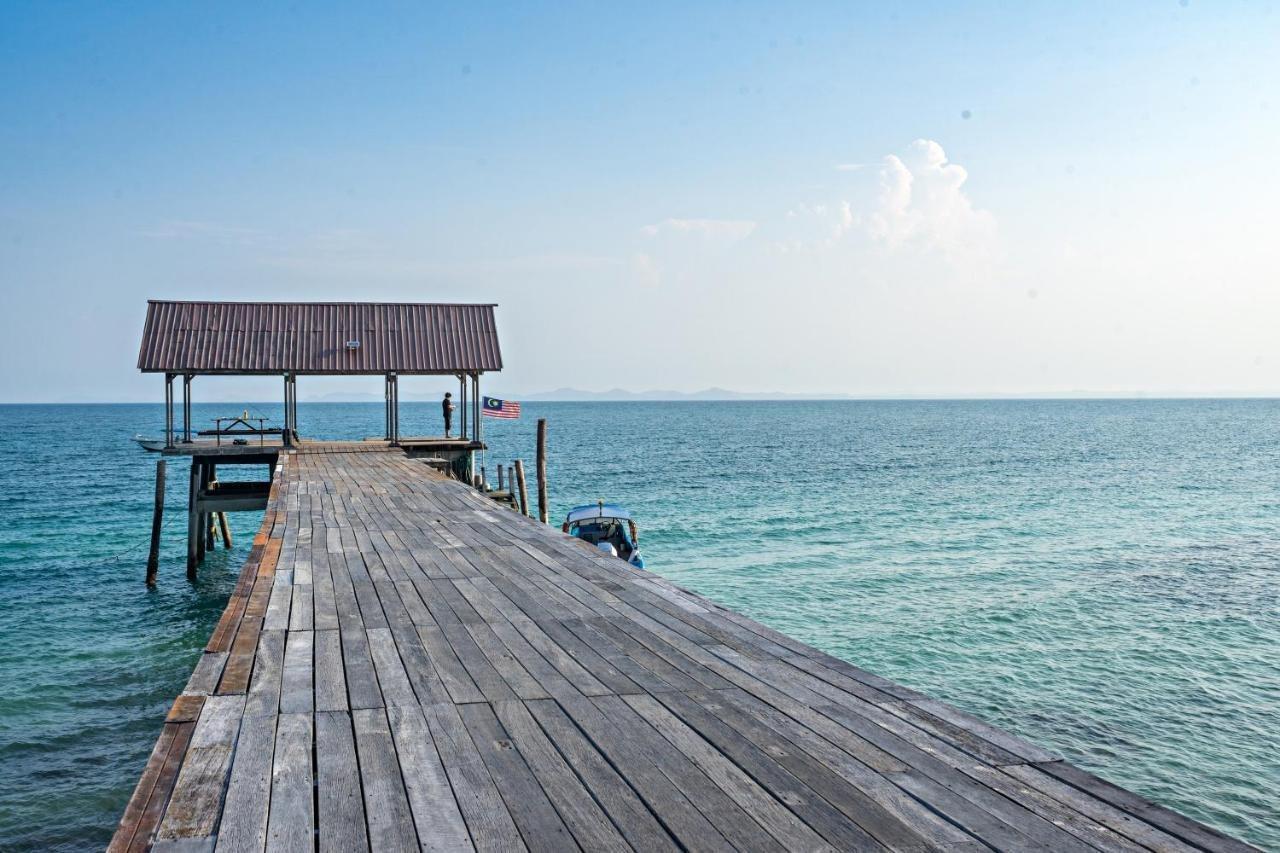 Bayu Lestari Island Resort Mersing Exterior photo